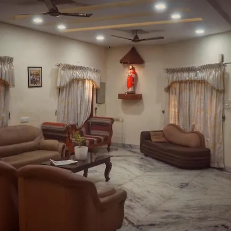 Metropolitan Serviced Villa Kochi Exterior photo