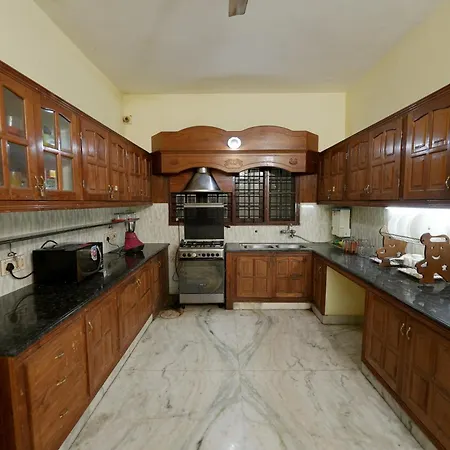 Metropolitan Serviced Villa Kochi Exterior photo