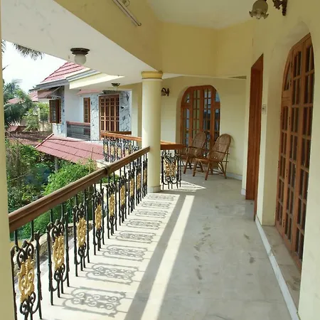 Metropolitan Serviced Villa Kochi Exterior photo
